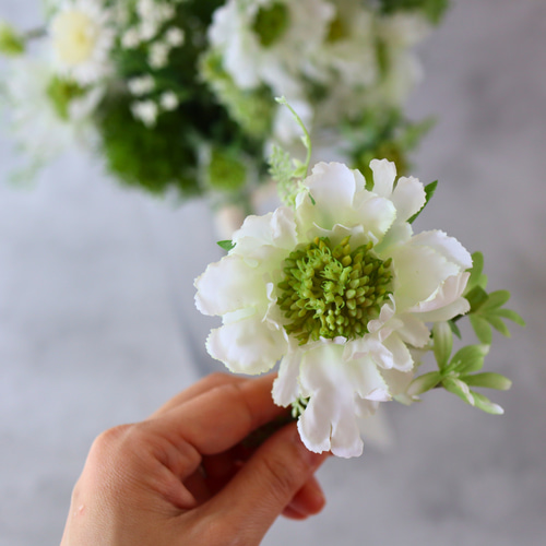 ※値下げ　ブーケ ナチュラル ボタニカル 白　造花 ブーケ　ウエディング　結婚式 ホワイトローズとアネモネのナチュラルウェディングブーケ・ブートニア