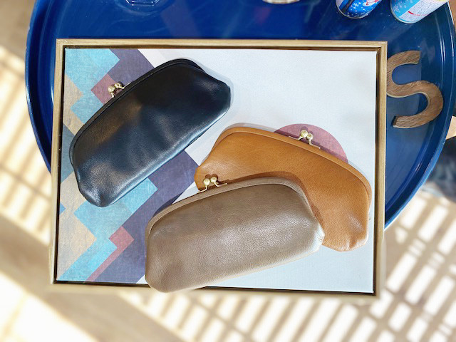 口金をレザーで包んだミニマルデザイン！スタイリッシュがま口長財布【日本製】