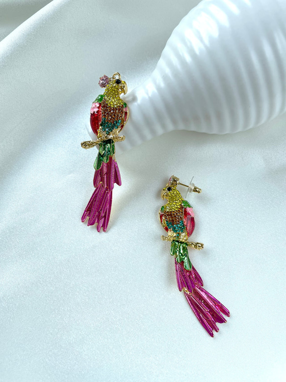 Parrot Earrings サージカルステンレスピアス 1枚目の画像