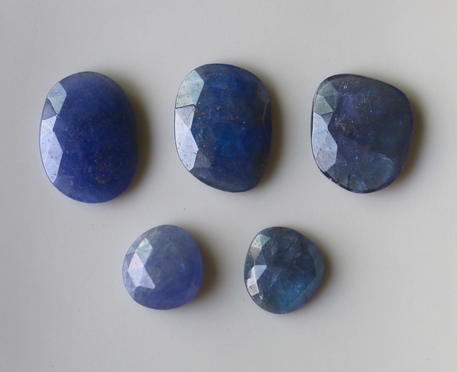 54ｃｔ　天然石　タンザナイト　ローズカット　ルース　5個セット