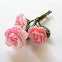 レース編み　薔薇のコサージュ　ピンク系 1枚目の画像