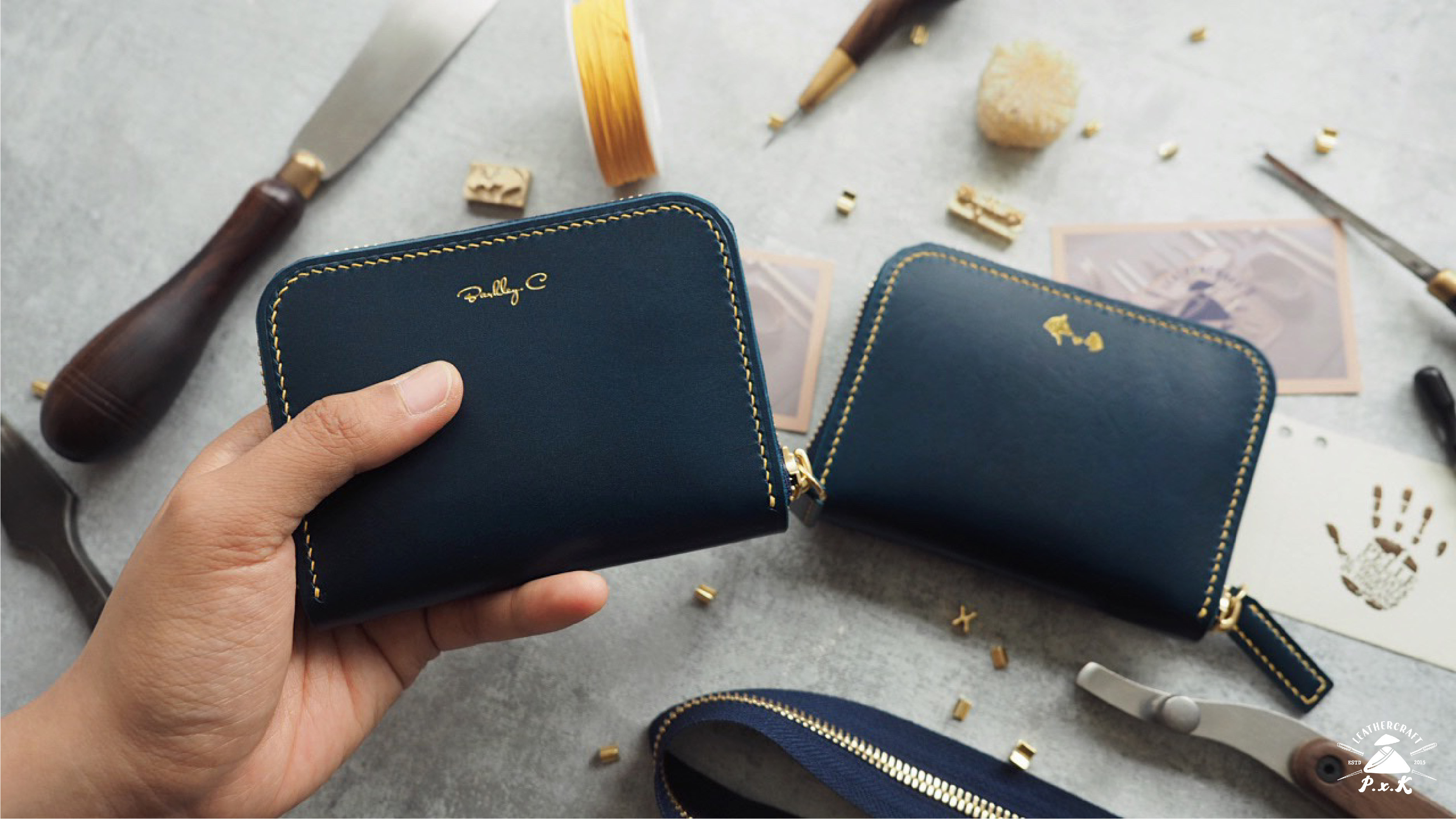 ハンドメイド牛革ミニファスナー小銭入れ、小さい財布、名入れ、オプションカラー 贈り物