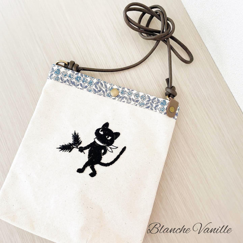 クロッチくん*猫型バック*ハンドメイド クロッチくん*猫型バック*ハンドメイド バッグ