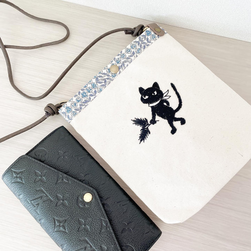 クロッチくん【お財布バッグ】スマホショルダーバッグ ハンドメイド pjc 猫 クロッチくん【お財布バッグ】スマホショルダーバッグ