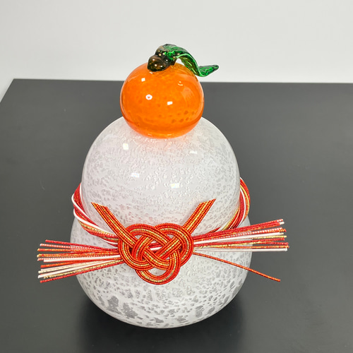 数量限定 上品で豪華なガラスの鏡餅【銀散らし 小】桐箱付き 鏡餅 花宵