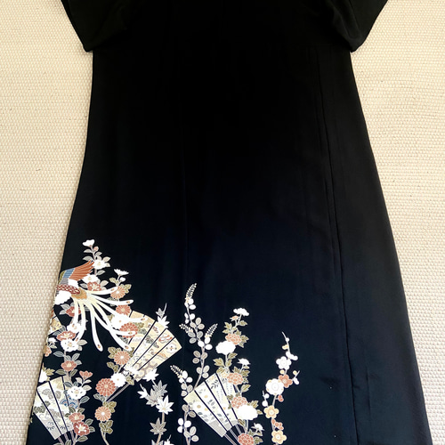 着物リメイクドレス 正絹　花柄 黒　ハンドメイド 初売りサブバッグプレゼント 錦模様の熨斗 花車 黒留袖ドレス