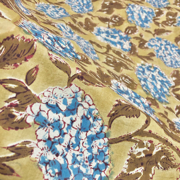 【50cm單位】淺棕色Kinari藍色繡球花印度手工塊印花布料棉 第5張的照片