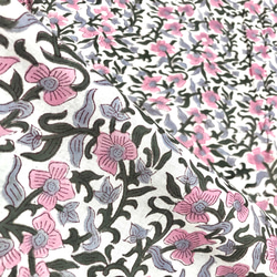 【50cm単位】ホワイトピンクフラワーブルーグレーリーフ　インド　ハンドブロックプリント生地  コットン 5枚目の画像