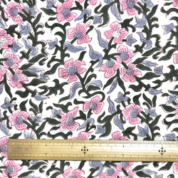 【50cm単位】ホワイトピンクフラワーブルーグレーリーフ　インド　ハンドブロックプリント生地  コットン 6枚目の画像
