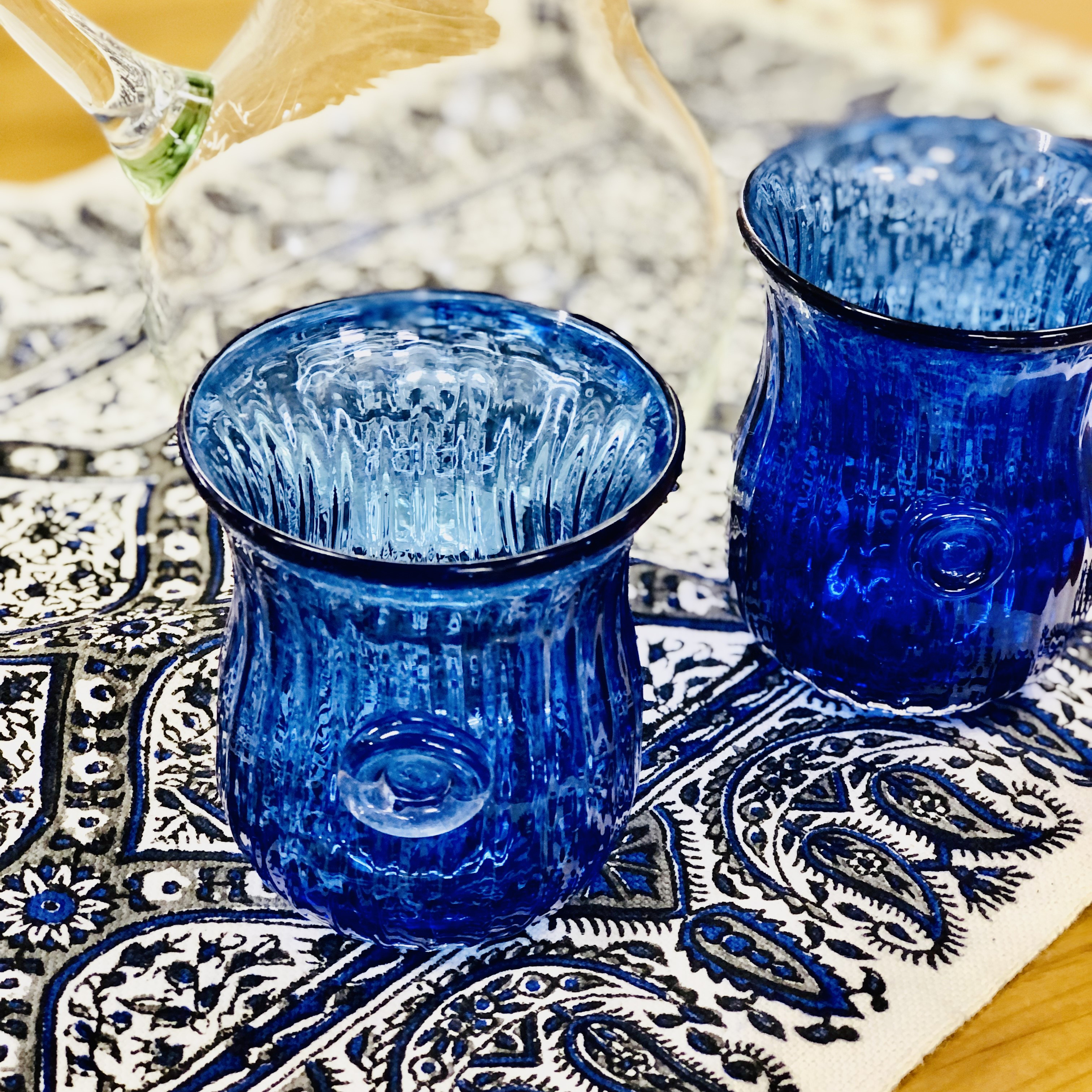 骨董 レトロガラス 希少コバルトブルー 瑠璃色ガラス 子猫 ボンボン