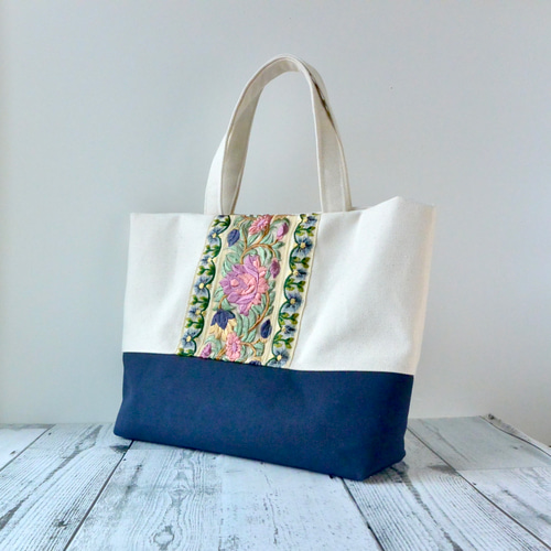 A4サイズ収納可能！レトロなインド刺繍リボントートバッグ【Lサイズ