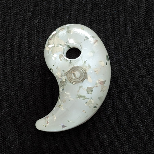 天使の靈氣入り！陰陽太極図≪勾玉（大）白黒セット≫ 三種の神器の