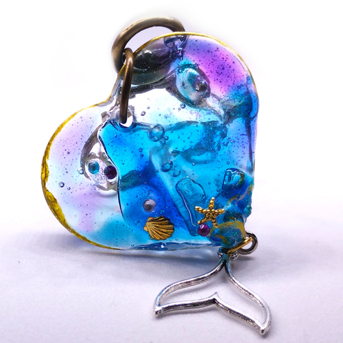 レジンキーホルダー ╎ 荒波の人魚 ╎ その他雑貨 いろや キルト 通販 