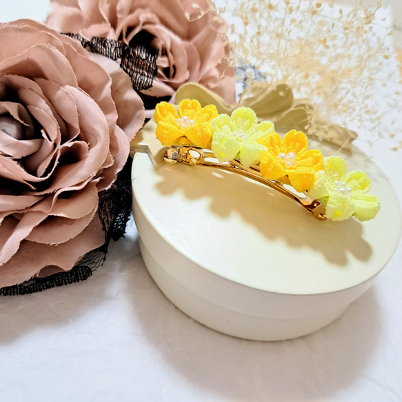 ◎つまみ細工◎『＊ちっちゃなお花のバレッタ＊』黄色//バイカラー 