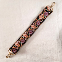 インド刺繍リボン スマホストラップ ハンドストラップ ショートストラップ ブラックピンク 3枚目の画像