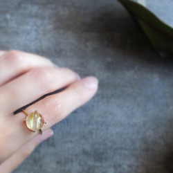 10 毫米美麗的“金發晶石英”凸圓面戒指 第5張的照片
