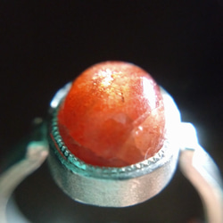 サンストーン　天然石　リング　指輪　一点物　金属アレルギー対応　オレンジ　手彫り　マット加工　ミルグレイン　ミル打ち 4枚目の画像