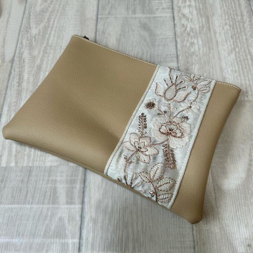 再販】【受注制作】［white］インド刺繍リボン 合皮 フェイク