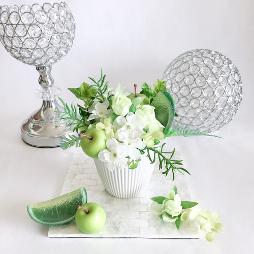 青リンゴとライムとハーブのアレンジメント （アーティ