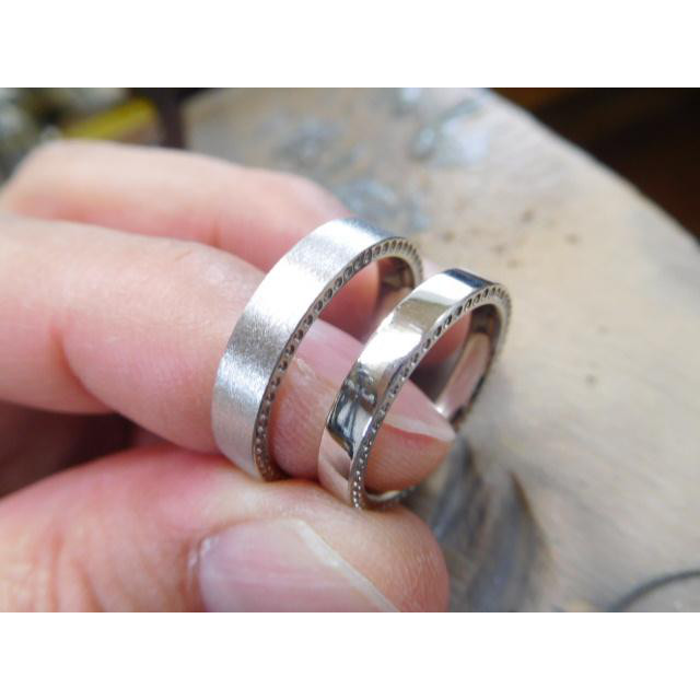 鍛造 結婚指輪 プラチナ1000 純プラチナ 平打ち ミル打ち 男性 4mm マット 女性 3mm 鏡面