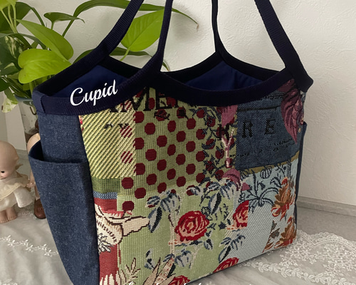 オランダ輸入 薔薇などのパッチワーク柄を使ったお洒落グラニー