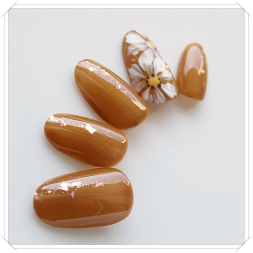 キャメル色の秋冬ネイル ネイルチップ（つけ爪） yuki-nail 通販