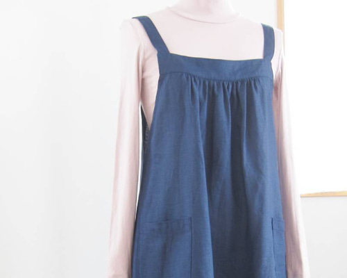 ハンドメイドベビー服 上品なネイビーカラーの前掛けエプロンワンピース 再販》リネン ネイビー＊エプロンワンピース ワンピース M's