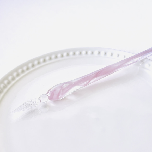 スモーキーピンクのガラスペン(細字) ペン・筆記用具 硝子工房きつね