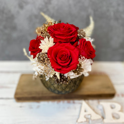 プリザーブドフラワーアレンジメント 大輪レッドローズ 丸ブラック陶器