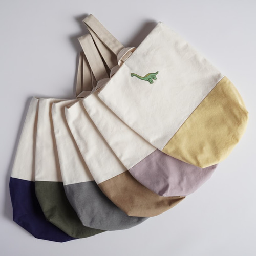 えらべる恐竜の刺繍ワッペン】心躍る色と始まる 6色から選ぶ