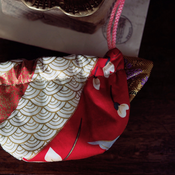 猫型の台湾花柄x絹織物mini巾着ポーチ(一点作品) 4枚目の画像