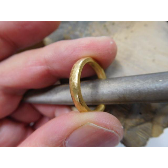 鍛造 結婚指輪 純金 24k 24金 k24 シンプル 甲丸 3mm つや消し マット加工 12枚目の画像