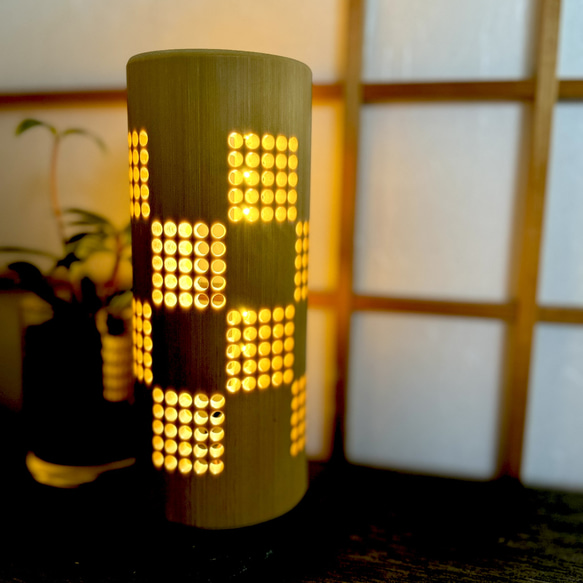 竹灯籠 シルバー 〜〜孔雀〜〜 揺らぎ炎の灯り コンセント・電池式両方