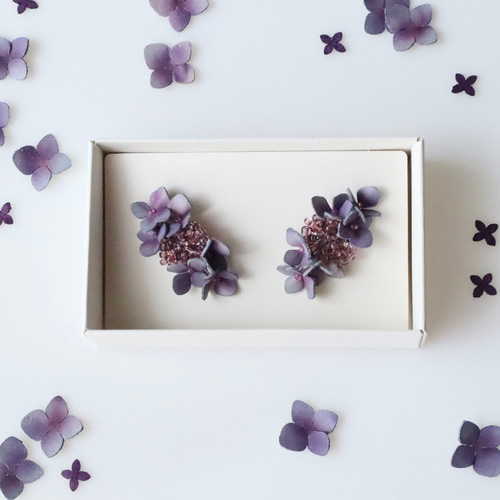 秋色アジサイ(紫陽花)* 革花ピアス・イヤリング/アンティークパープル 
