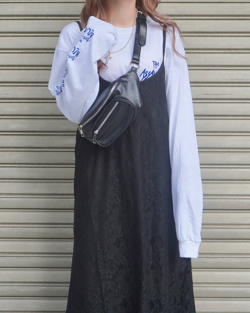 Scratch Logo Sleeve Big  L/S TEE white ASSAULT BLUE Ｔシャツ