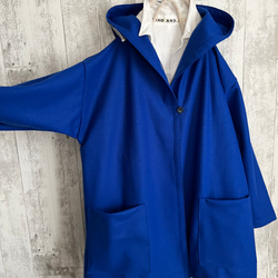 圧縮ウールニット綺麗ブルー色フード付きハーフジャケットコート 2枚目の画像