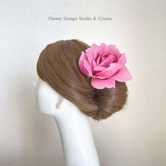 ピンクの薔薇と葉っぱの髪飾り　Uピン　フローレス　フラメンコ　ダンス　髪飾り　浴衣髪飾り 3枚目の画像