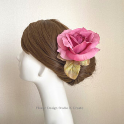 ピンクの薔薇と葉っぱの髪飾り　Uピン　フローレス　フラメンコ　ダンス　髪飾り　浴衣髪飾り 1枚目の画像