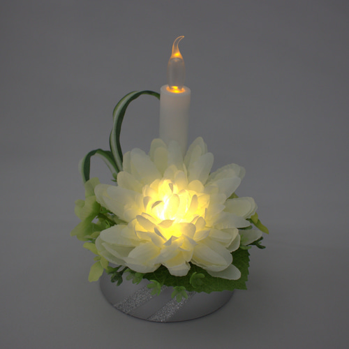 374 LED ローソク付お供え花 菊とグリーン 【仏花 LEDﾌﾗﾜｰｱﾚﾝｼﾞ