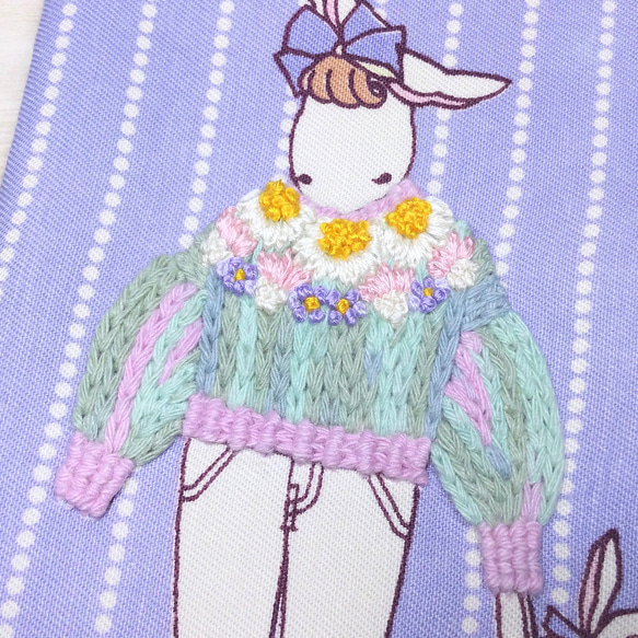 刺繍ミニポーチ　ミシェルお花セーター柄 5枚目の画像