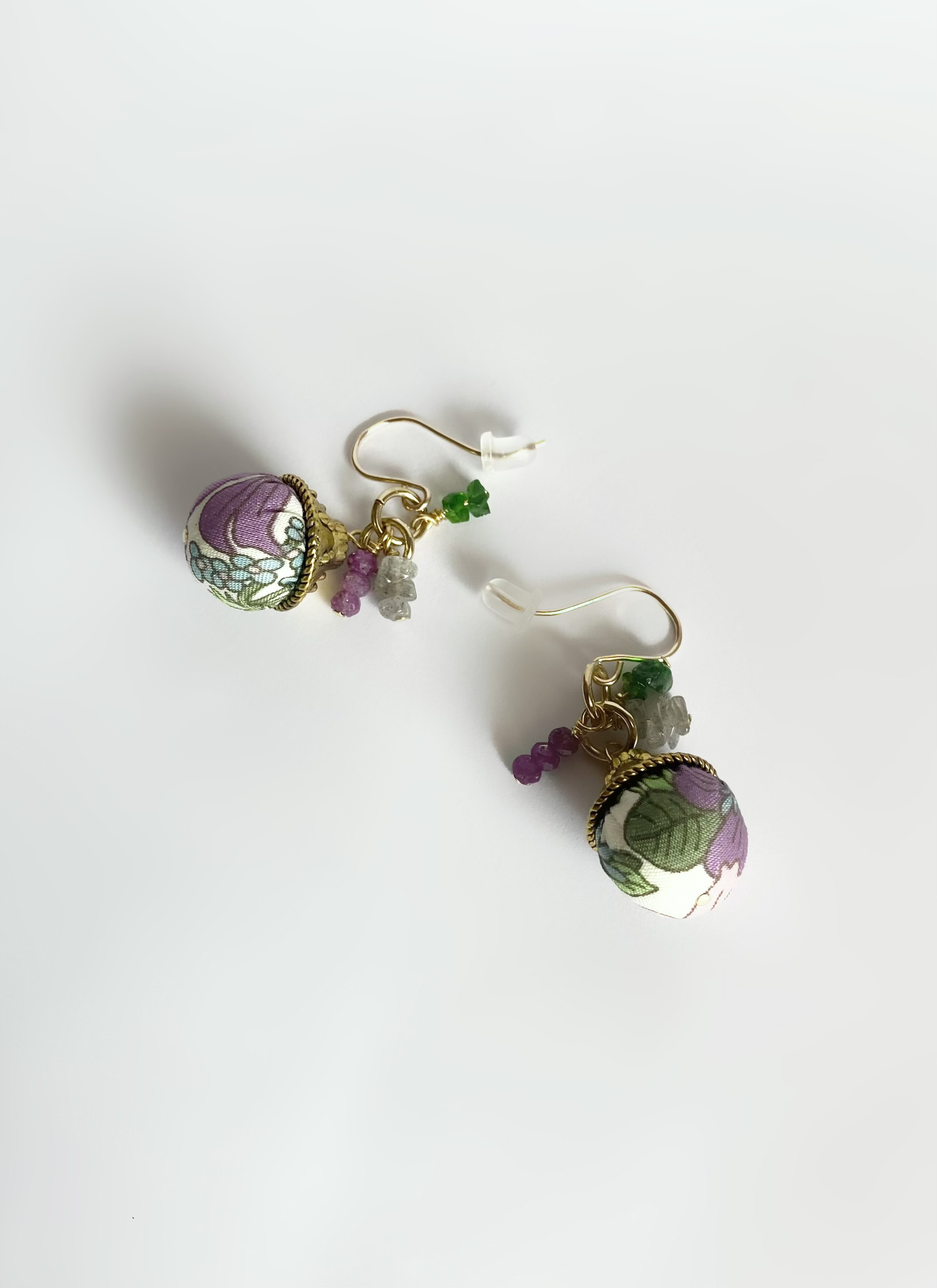 リバティプリント3種の天然石ピアス