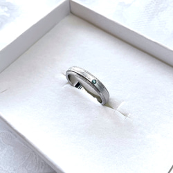 「夜空に煌めくエメラルドブルー」リング ステンレス 結婚指輪 誕生石 刻印 記念日 クリスマス〔単品価格〕 2枚目の画像
