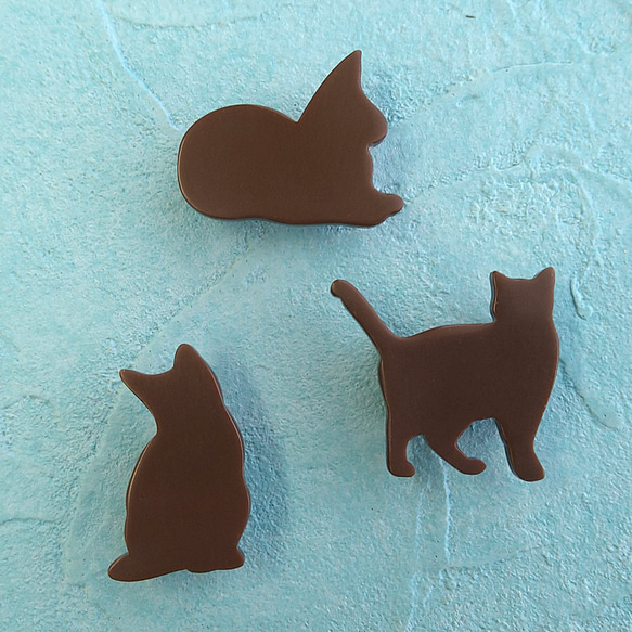 チョコレート菓子みたいな猫の帯留め（お散歩） 6枚目の画像