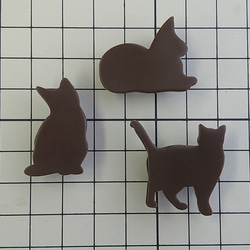 チョコレート菓子みたいな猫の帯留め（窓の外には） 9枚目の画像