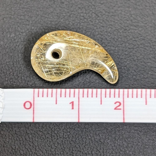 レインボーの光が映し出す未来】一点物 ゴールドルチル 勾玉