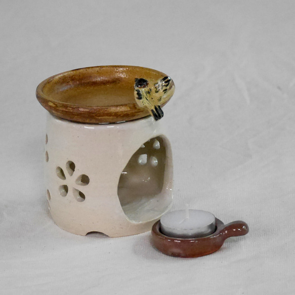 小鳥の茶香炉「スズメ」（アロマポット） 3枚目の画像
