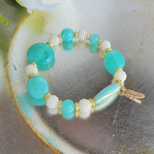 アクリルビーズのブレスレット 着脱簡単♪伸縮ブレスレット 爽やかな