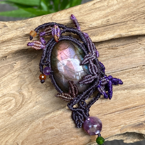 赤系の紫は好きですか？♢ピンキッシュパープル ラブラドライトの