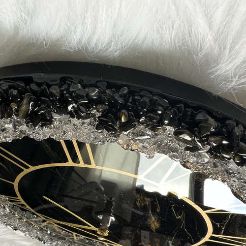 BLACK &GOLD 壁掛け時計 天然石たっぷり レジンアート 記念日ギフト 