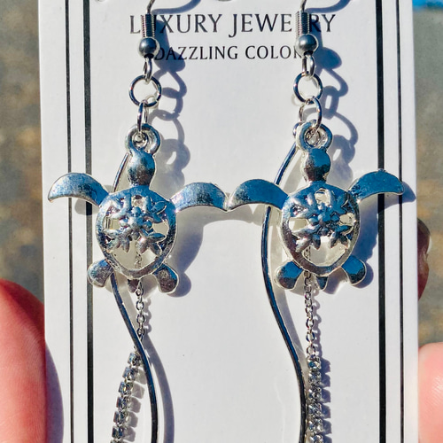 NA HOKU カメ ピアス オリジナルポーチ付き NA HOKU カメ ピアス オリジナルポーチ付き